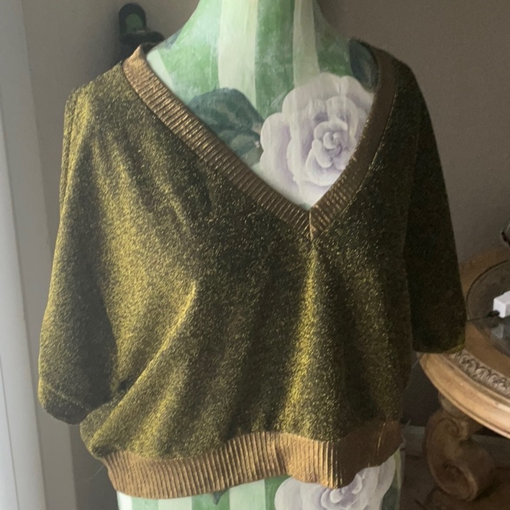 GOLD WAIST HIGH SWEATER NWOT